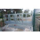 Plateforme et passerelle métalliques