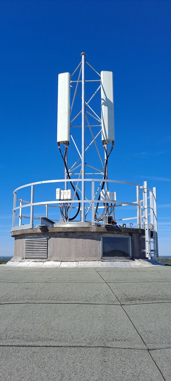 Garde corps métallique antenne
